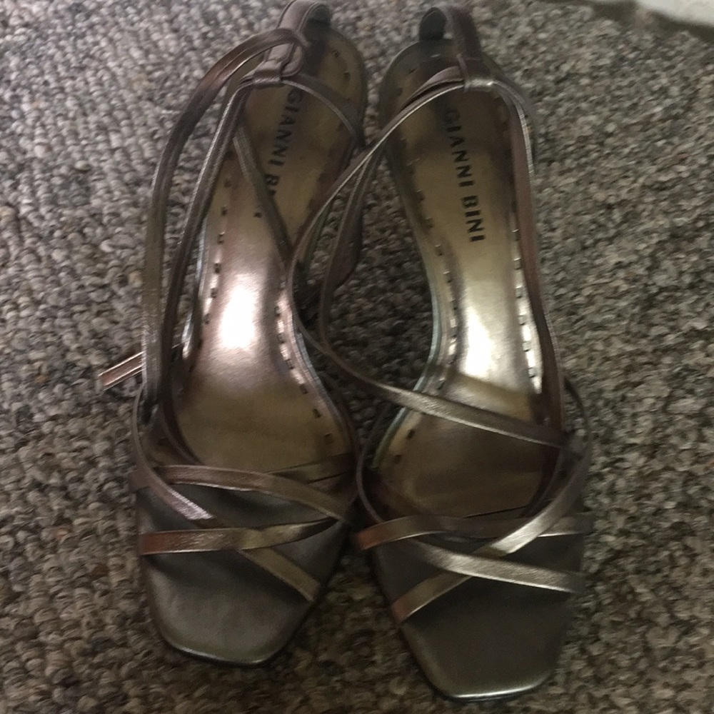 Metallic silver stilettos!!!!!